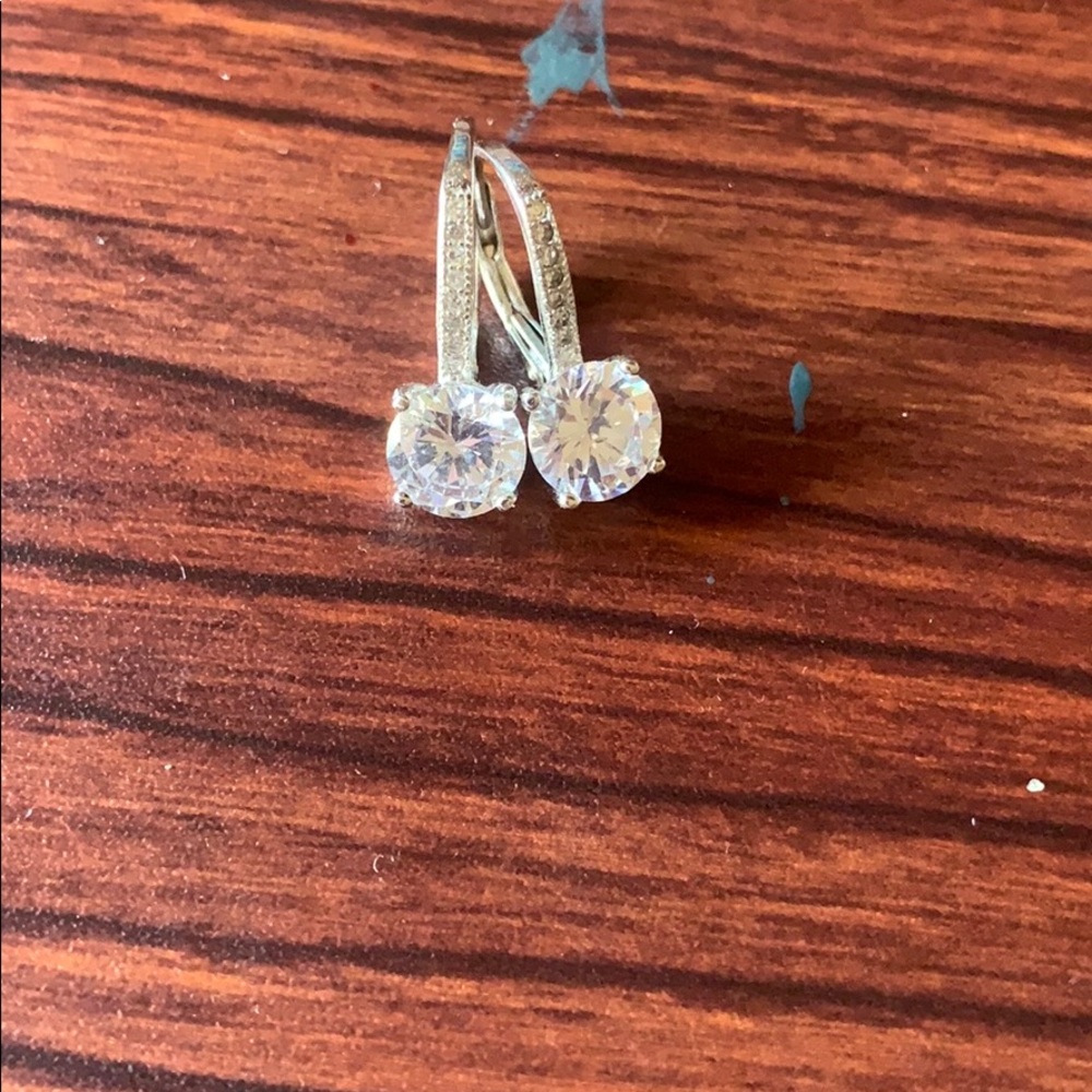 Sterling silver earrings w/ Cubic zirconica stone